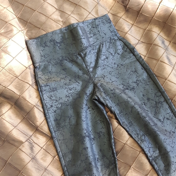 NWOT Suzy Shier Faux Leather Leggings – Size TP/XS - Picture 10 of 14